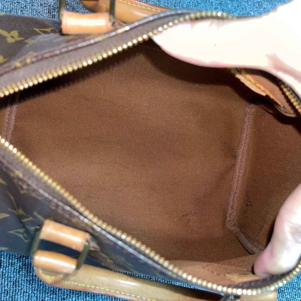 Authentic Louis Vuitton speedy 25 with dust bag, lock, and key - Picture 13 of 14
